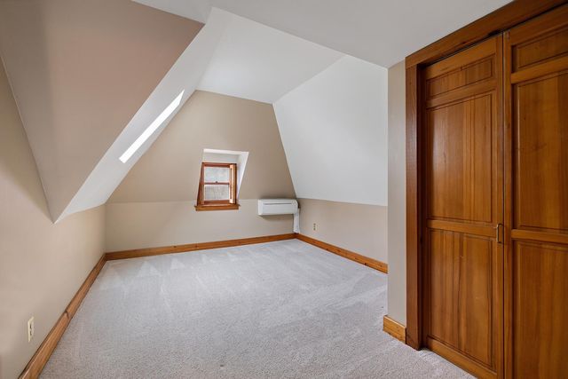 422 Laurel Avenue, Saint Paul, MN 55102