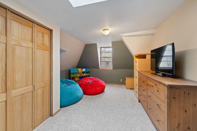 422 Laurel Avenue, Saint Paul, MN 55102