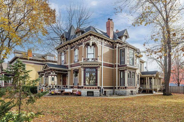 422 Laurel Avenue, Saint Paul, MN 55102