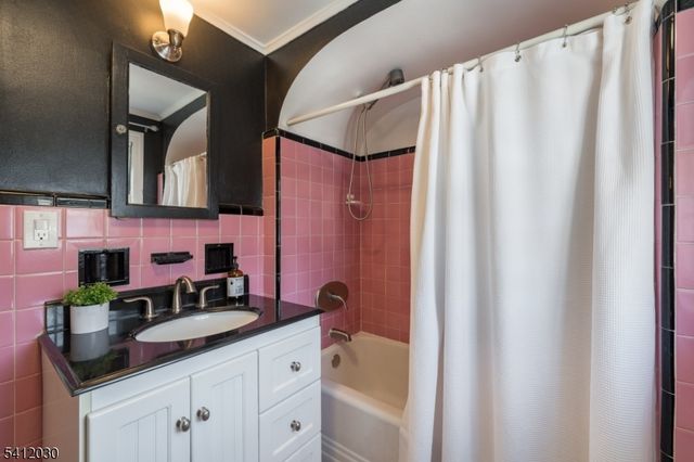 225 Lawrence Ave, North Plainfield Boro, NJ 07063