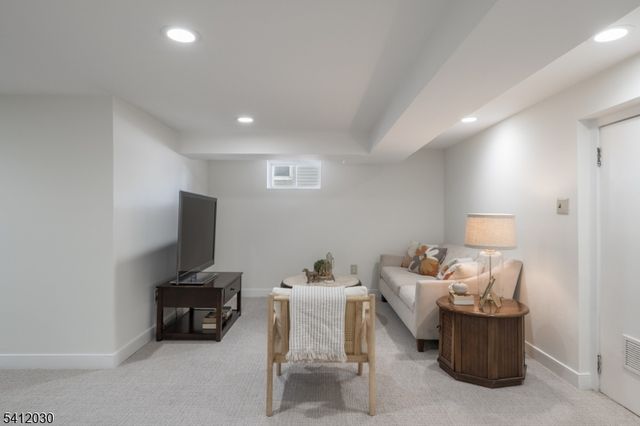 225 Lawrence Ave, North Plainfield Boro, NJ 07063