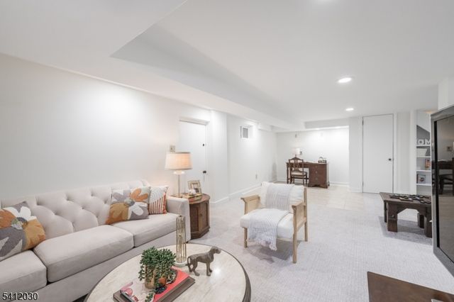 225 Lawrence Ave, North Plainfield Boro, NJ 07063