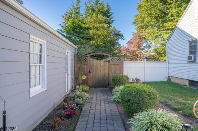 225 Lawrence Ave, North Plainfield Boro, NJ 07063