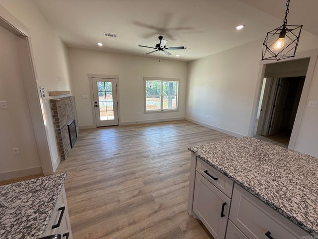 14 Odessa Davis Drive, Greenbrier, AR 72058