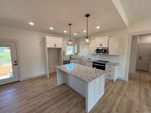 14 Odessa Davis Drive, Greenbrier, AR 72058