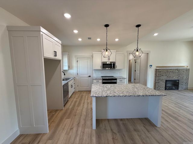 14 Odessa Davis Drive, Greenbrier, AR 72058