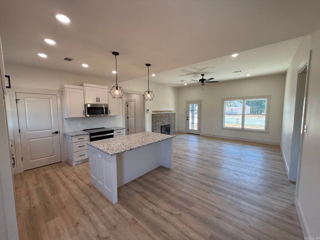 14 Odessa Davis Drive, Greenbrier, AR 72058