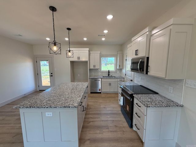 14 Odessa Davis Drive, Greenbrier, AR 72058