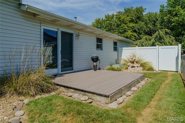 13 Blue Spruce Court, Granite City, IL 62040