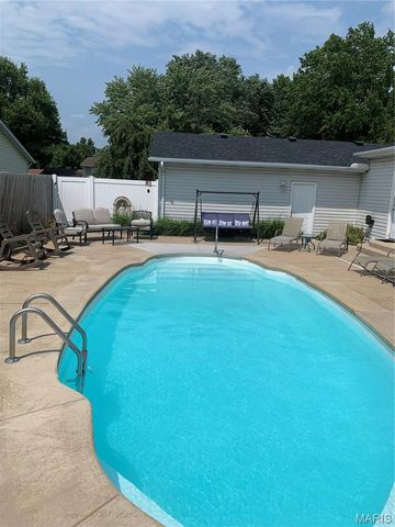 13 Blue Spruce Court, Granite City, IL 62040