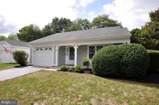 29 DUNSTABLE RD, Southampton, NJ 08088