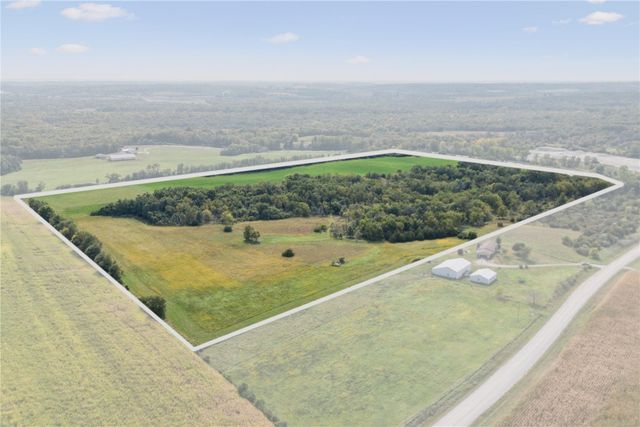 Indian Boundry Road, Center Point, IA 52213