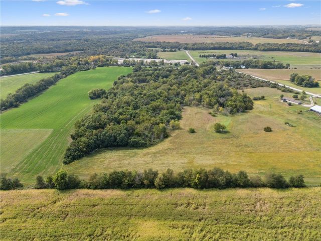 Indian Boundry Road, Center Point, IA 52213