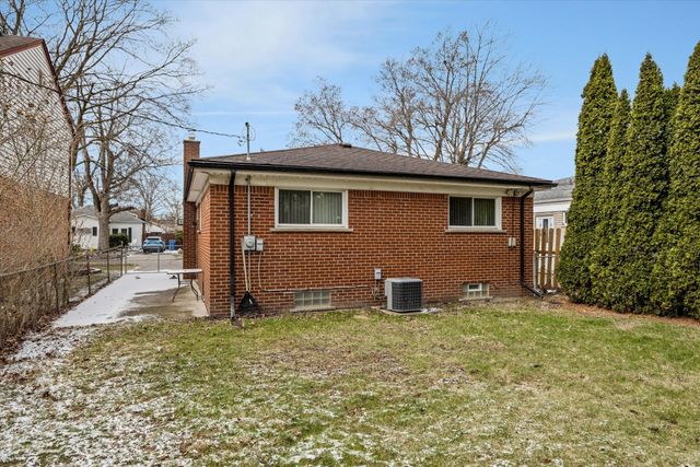 3935 Campbell Street, Dearborn Heights, MI 48125