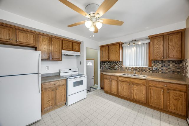 3935 Campbell Street, Dearborn Heights, MI 48125