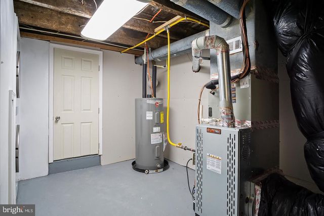 243 N LOCUST ST, Hagerstown, MD 21740