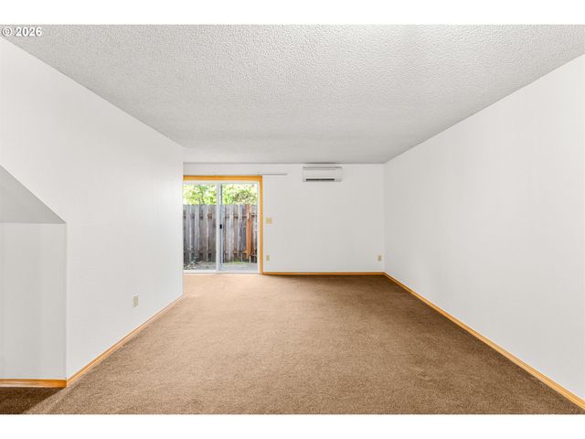 3305 E VITTORIA Way 6, Newberg, OR 97132