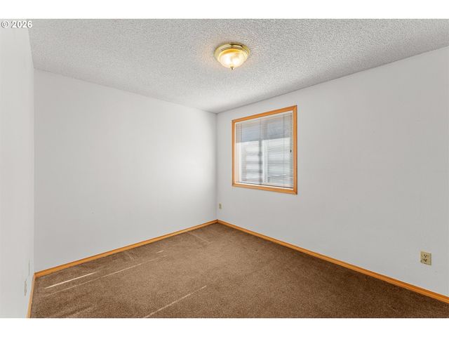 3305 E VITTORIA Way 6, Newberg, OR 97132