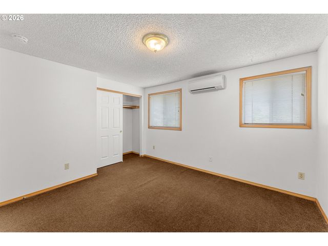 3305 E VITTORIA Way 6, Newberg, OR 97132