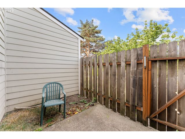 3305 E VITTORIA Way 6, Newberg, OR 97132