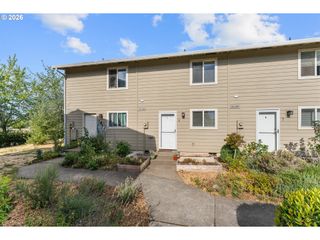 3305 E VITTORIA Way 6, Newberg, OR 97132