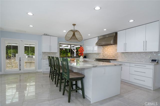 24523 Park Granada, Calabasas, CA 91302