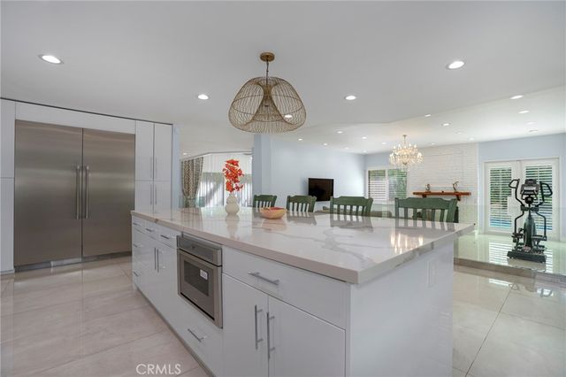 24523 Park Granada, Calabasas, CA 91302
