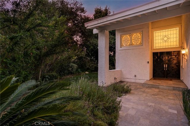 24523 Park Granada, Calabasas, CA 91302