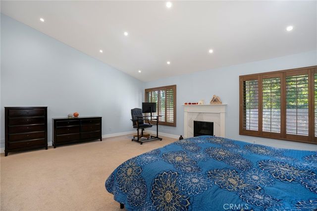 24523 Park Granada, Calabasas, CA 91302