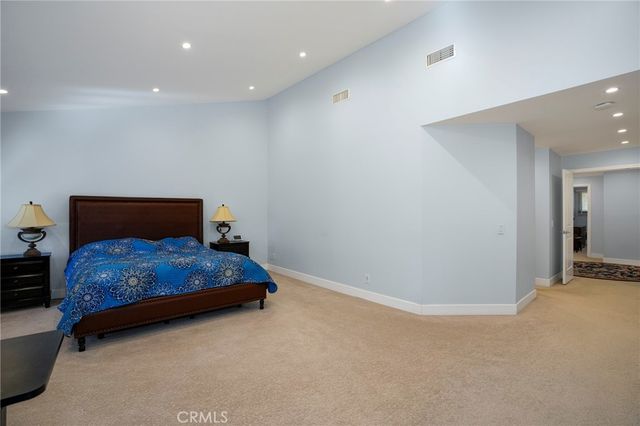 24523 Park Granada, Calabasas, CA 91302