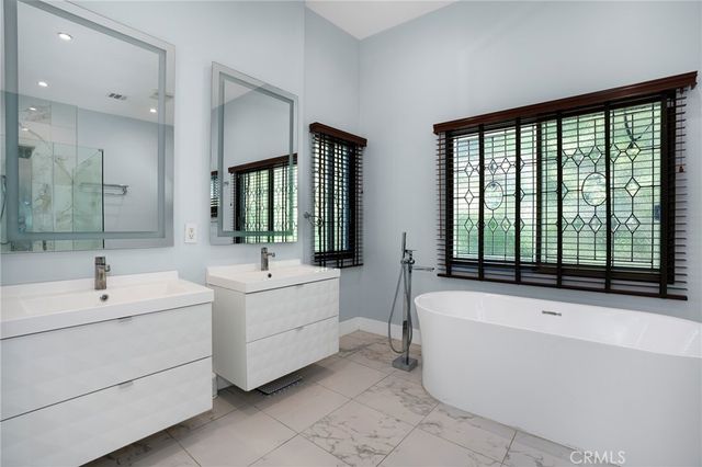24523 Park Granada, Calabasas, CA 91302