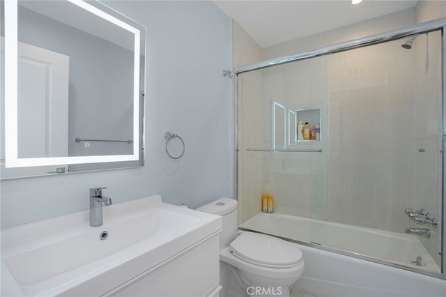 24523 Park Granada, Calabasas, CA 91302