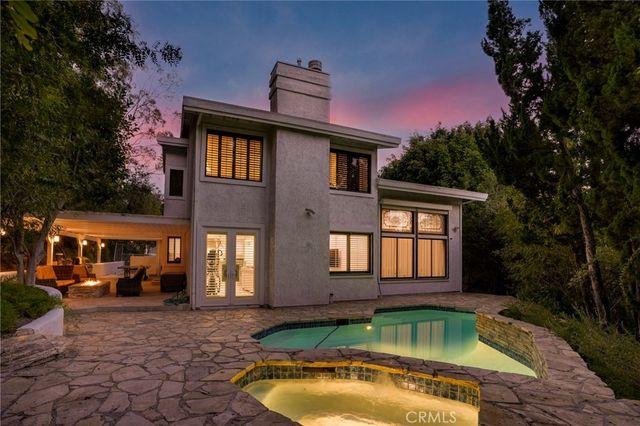 24523 Park Granada, Calabasas, CA 91302