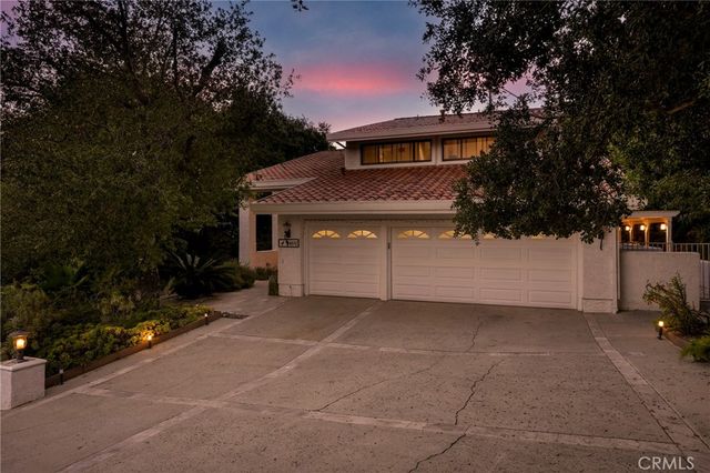 24523 Park Granada, Calabasas, CA 91302
