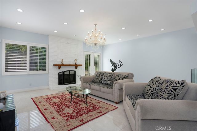 24523 Park Granada, Calabasas, CA 91302