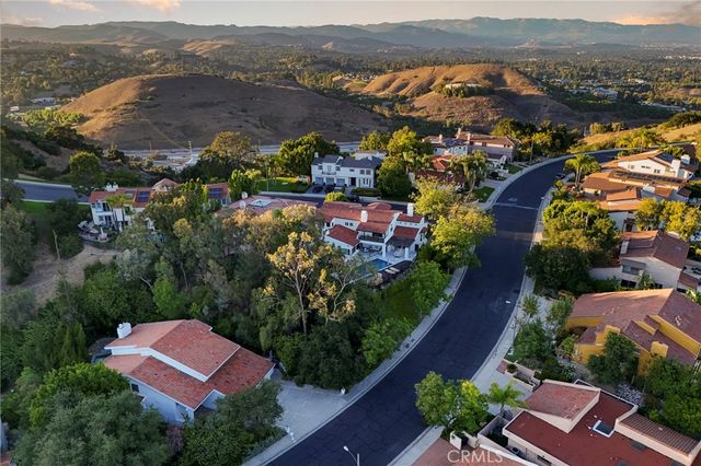 24523 Park Granada, Calabasas, CA 91302