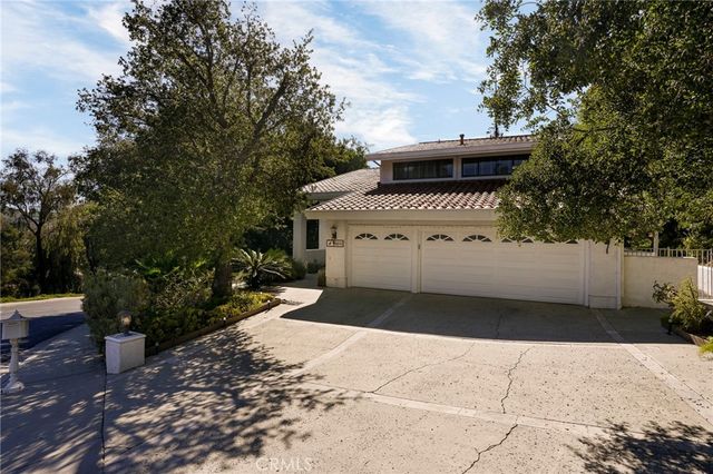 24523 Park Granada, Calabasas, CA 91302