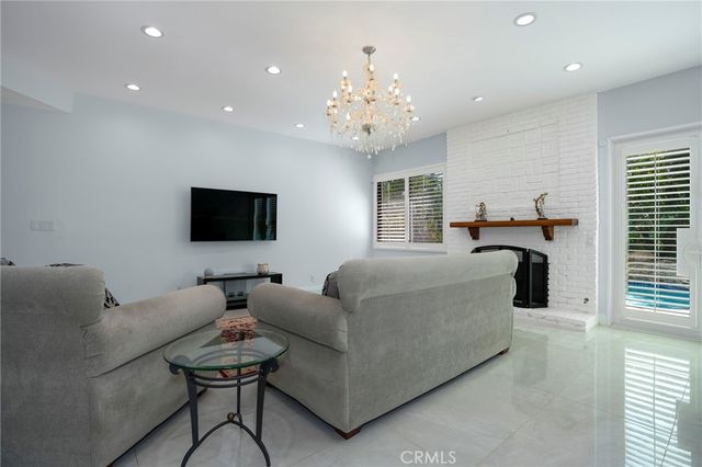 24523 Park Granada, Calabasas, CA 91302