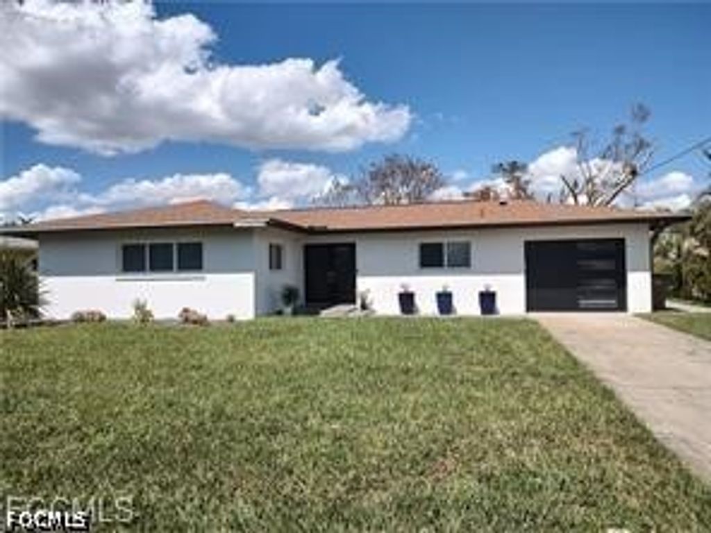 1745 Bikini CT, Cape Coral, FL 33904