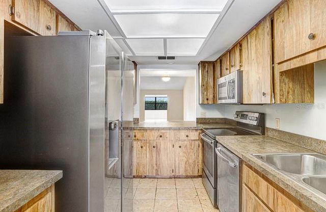 2025 SYLVESTER ROAD C2, Lakeland, FL 33803