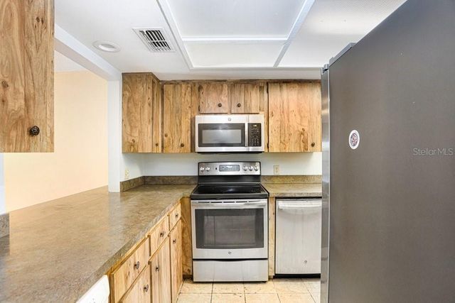 2025 SYLVESTER ROAD C2, Lakeland, FL 33803