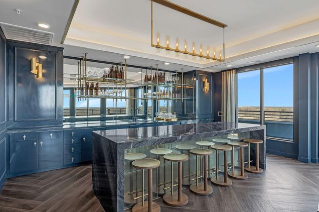 4917 Eden Avenue 402, Edina, MN 55424