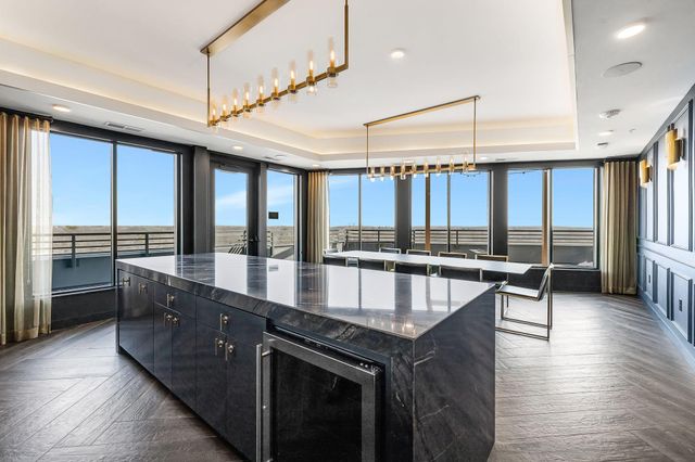 4917 Eden Avenue 402, Edina, MN 55424