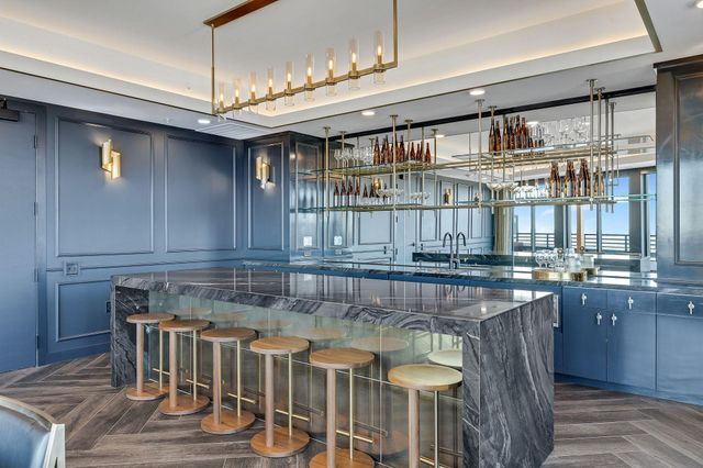 4917 Eden Avenue 402, Edina, MN 55424