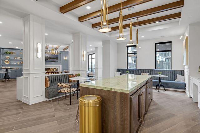 4917 Eden Avenue 402, Edina, MN 55424