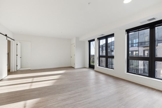 4917 Eden Avenue 402, Edina, MN 55424