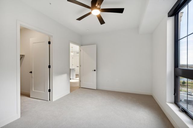 4917 Eden Avenue 402, Edina, MN 55424