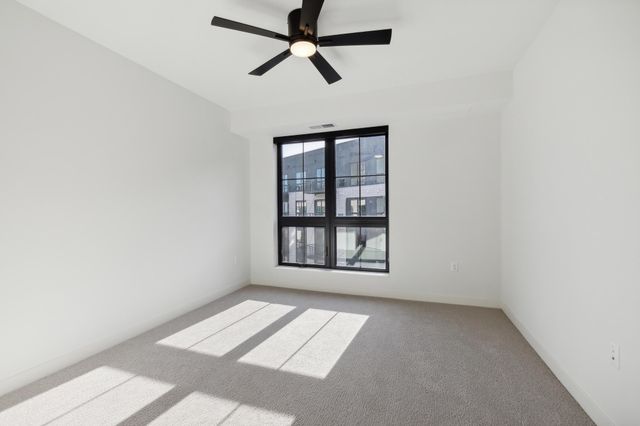 4917 Eden Avenue 402, Edina, MN 55424