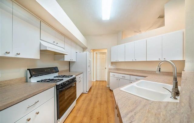 4529 NW 35 TERRACE, Gainesville, FL 32605