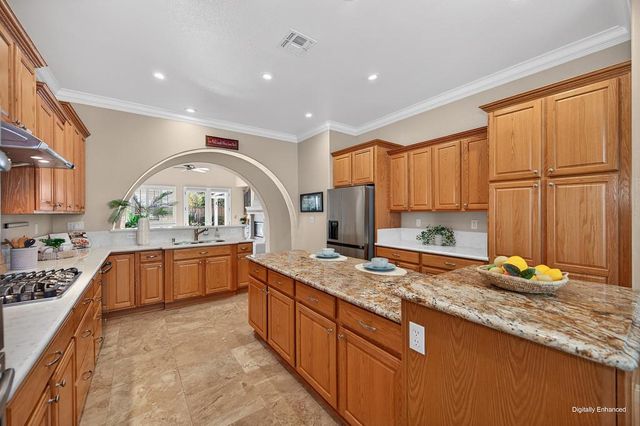 5732 Grassington Ln, Sacramento, CA 95835